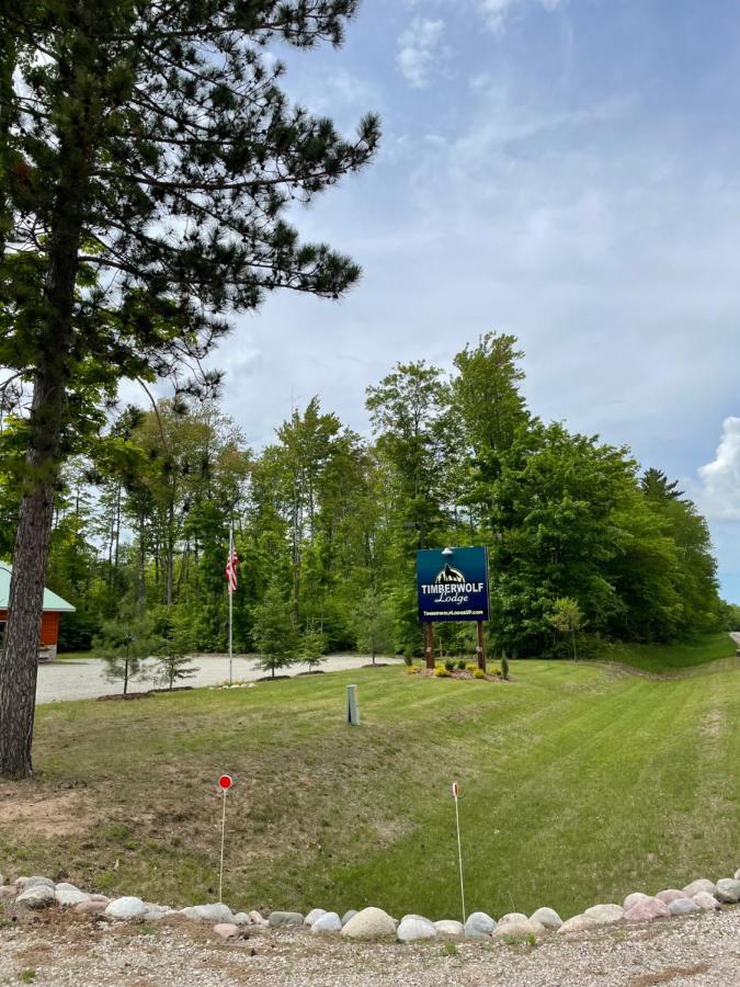 Timberwolf Lodge Manistique Exterior photo